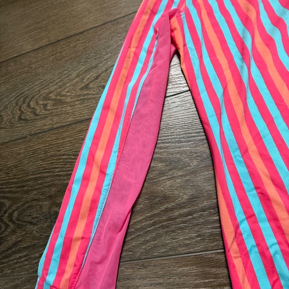 Haley & The Hound Women's Striped Long Sleeve Rashguard Athletic Shirt Sz Small - Picture 3 of 10